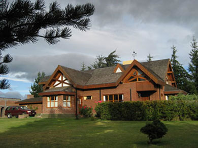 An outside view of Hosteria Canela, Esquel in the Chabut province of Argentina