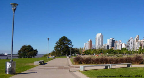 The costanera, or waterfront in Rosario, Argentina