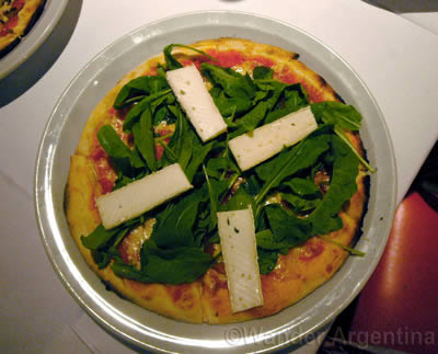 A picture of the personal pizza at Filo restaurant in Buenos Aires