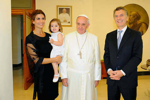 Pope Francis with Argentina President Mauricio Macri and his family