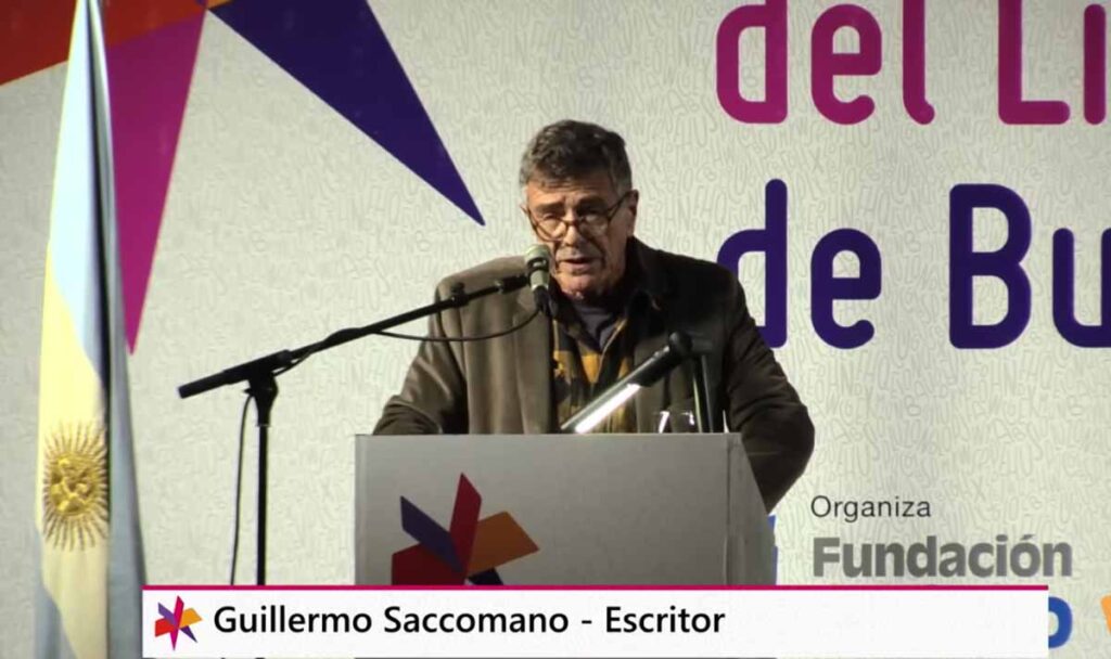 Guillermo Saccomano speaking at the Feria del Libro