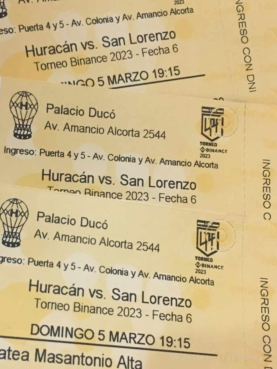 Paper tickets to see a top division football/soccer match in argentina 