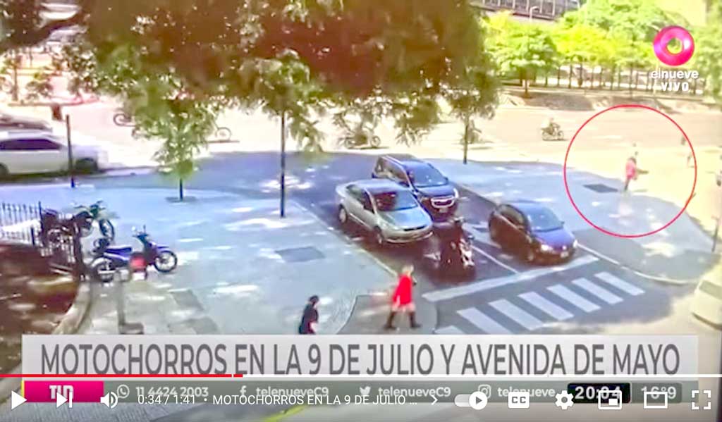 Motochorros escaping in Buenos Aires (news screenshot)